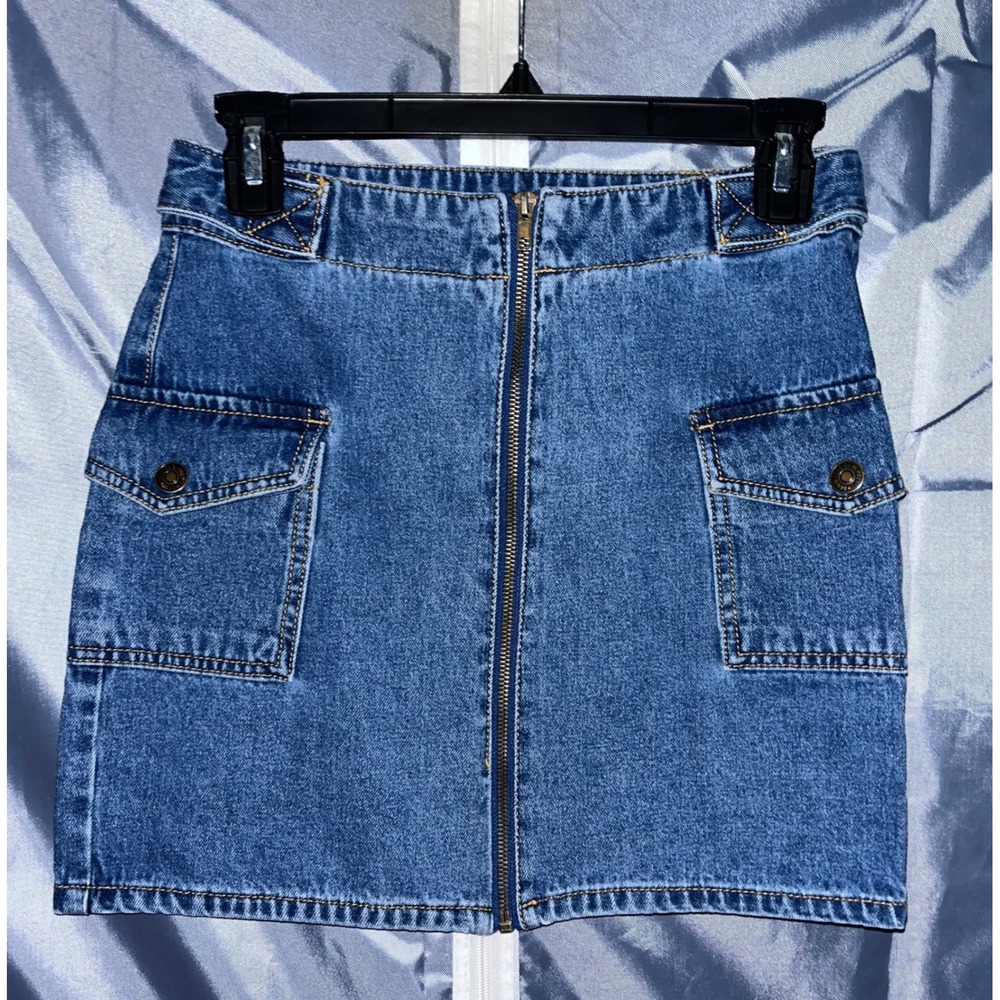 Forever 21 Denim Mini Skirt Women's Small Blue Jean Zip Front Cargo Pockets
